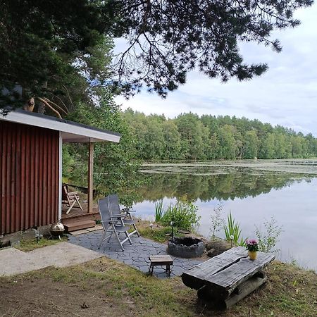 Old Finnish Lakeside Cottage With Sauna 奥卢 外观 照片