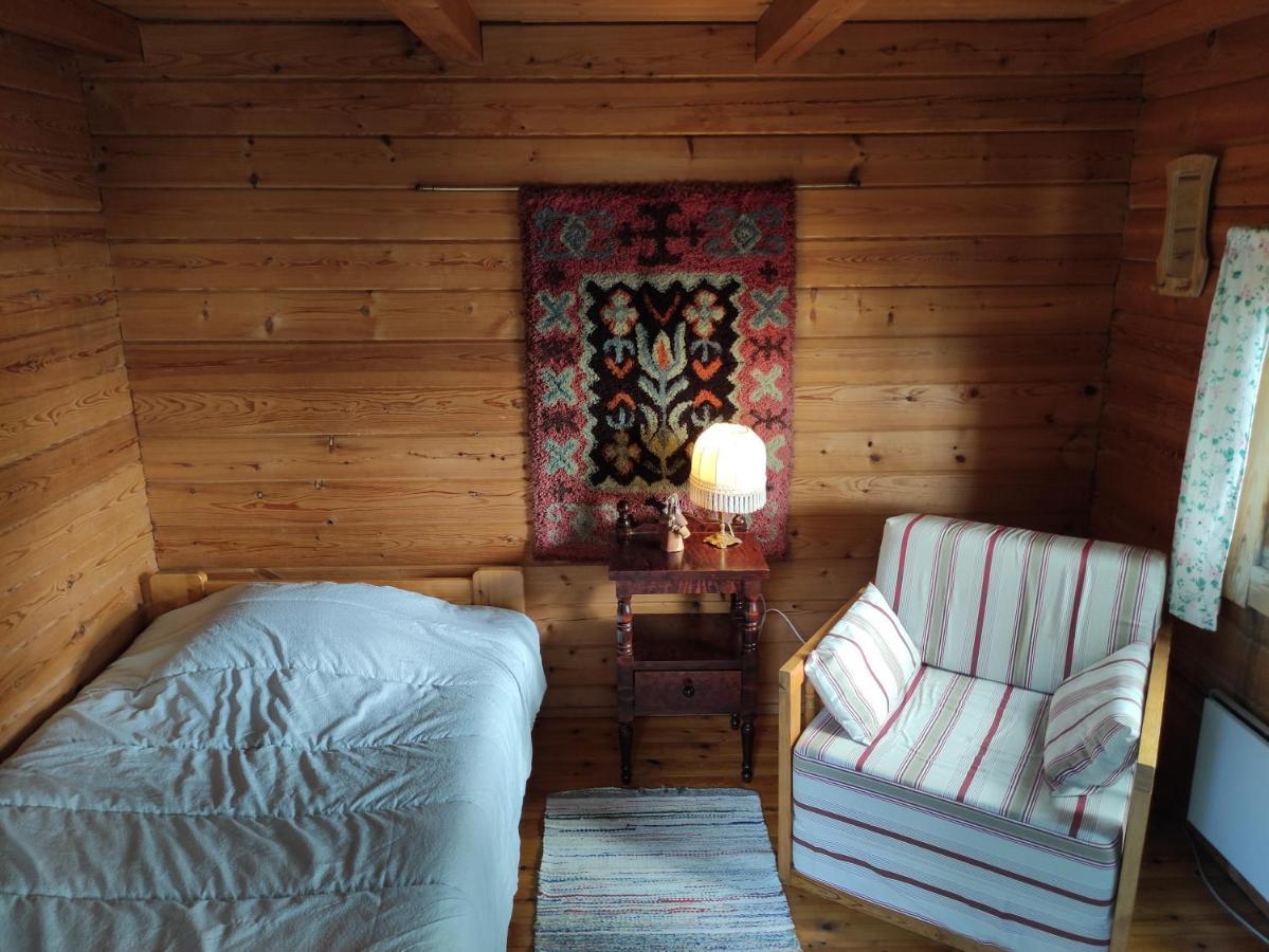 Old Finnish Lakeside Cottage With Sauna 奥卢 外观 照片